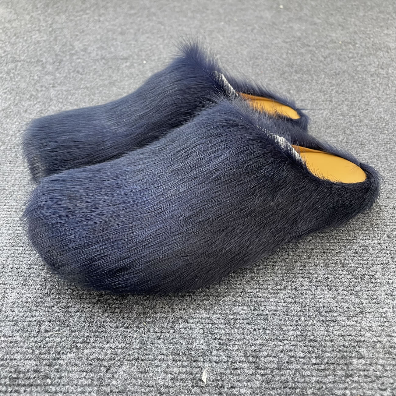 Marni Fussbet Sabot Calf Hair Slippers (7) - newkick.vip